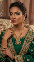 Royal emerald filigree heritage necklace set JW219 - Pakistani women's luxury bridal jewelry with emerald center stone and pearl droplets front view